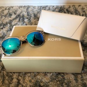 MICHAEL KORS MK6019 Clear Tortoise/Blue Mirror